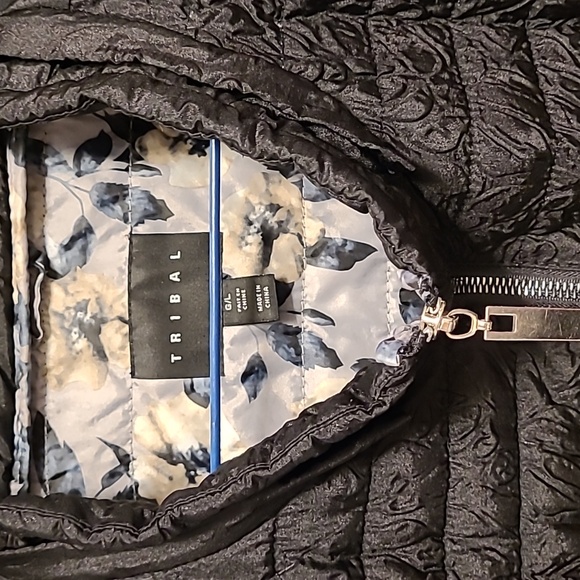 TRIBAL FALL JACKET SIZE L Floral print lining. - Picture 3 of 6